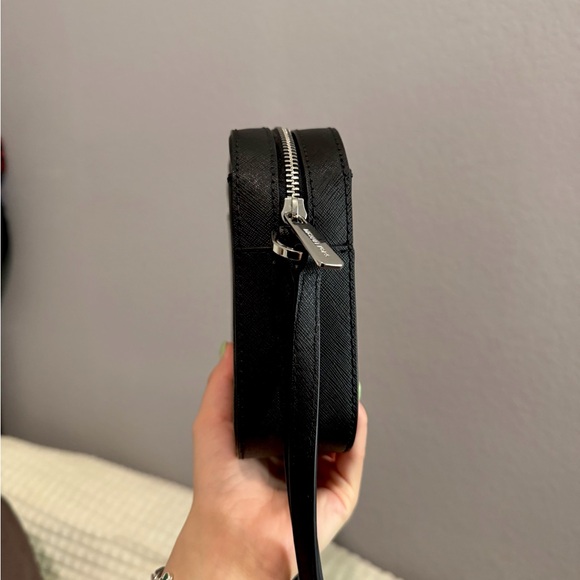 MICHAEL KORS JET SET WITH ZIP POCKET CHAIN - Picture 2 of 7